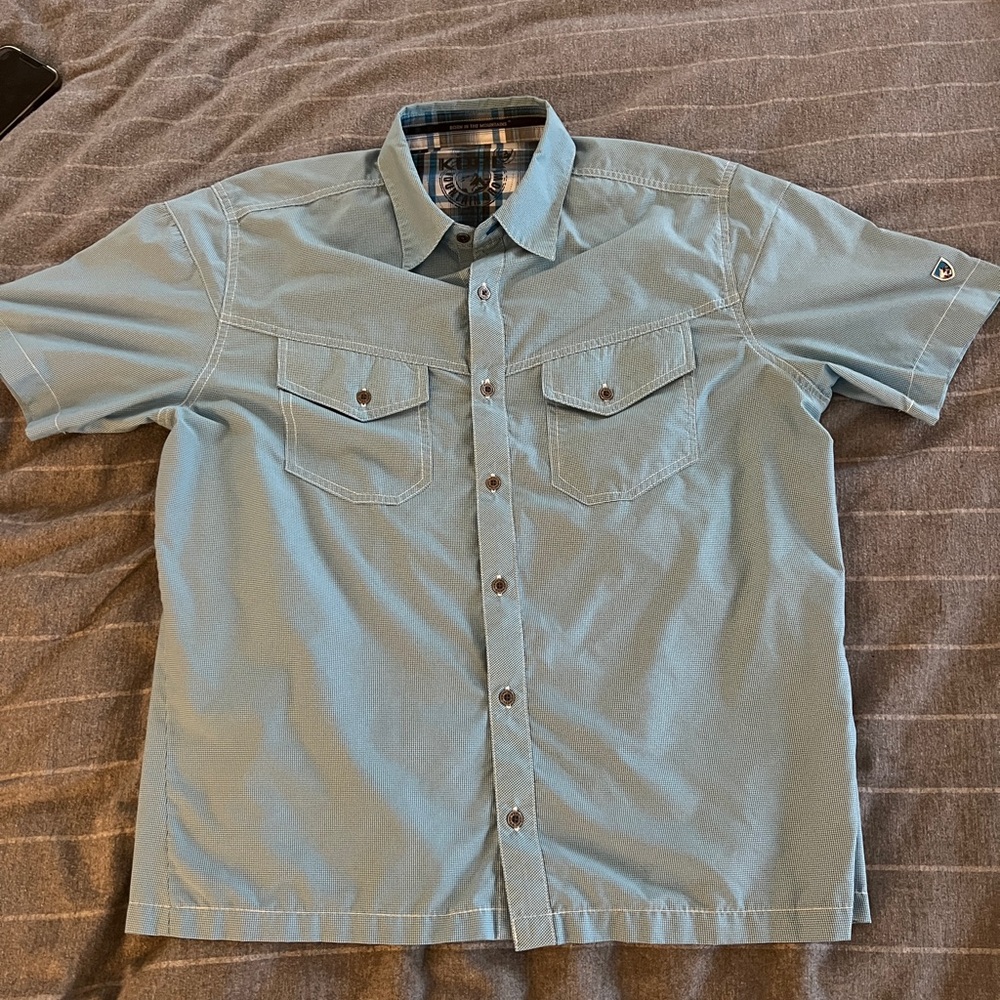 Kuhl short sleeve shirt. Size medium